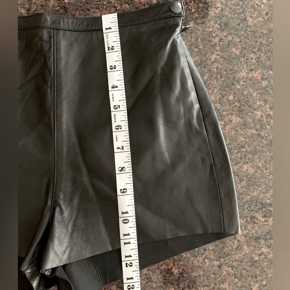 American Apparel size 24/25 leather short - Picture 14 of 15